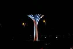 چشم نوازی اِلمان درخت نوری در تقاطع غدیر شهر لار